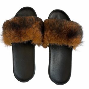 UGG Women’s Royale Slide Size 6 Camel Black Faux Fur Plush Sandals Size 6